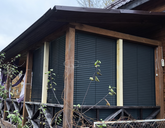 Жалюзи на балкон