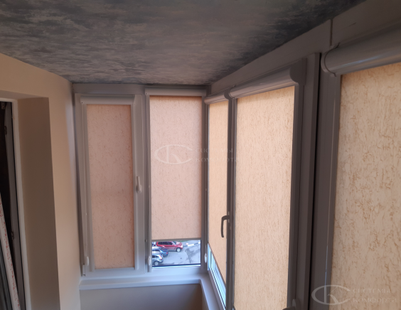 Жалюзи на балкон